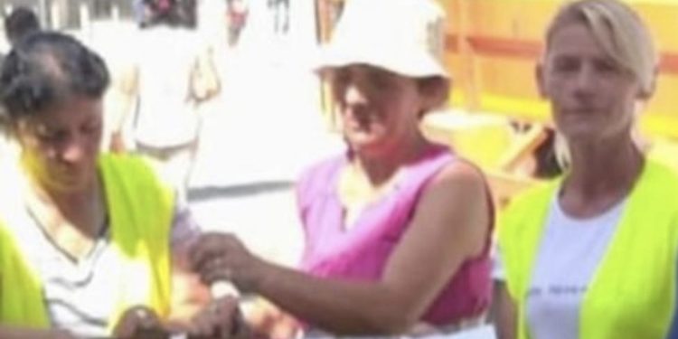 8 Mars i zi në Delvinë, makina përplas punonjësen e pastrimit, ndërron jetë 58-vjeçarja (Emri)