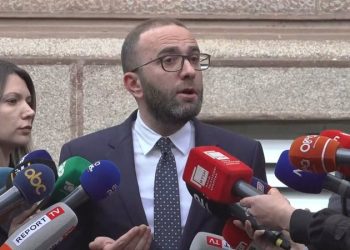 Gaz Bardhi: U ulëm me institucionet, jo me Ramën. Kur të ngrihen komisionet shpallim nëse do zgjidhet ngërçi në Kuvend