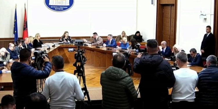 Nga Edi Rama te Ilir Beqaj, cilët janë dëshmitarët që do të thirren në Komisionin Hetimor për Shëndetësinë