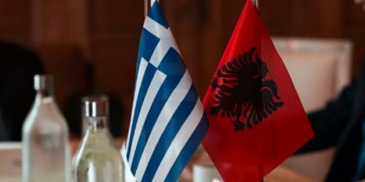 Mallrave shqiptare iu ‘ngushtohet’ rruga në Greqi