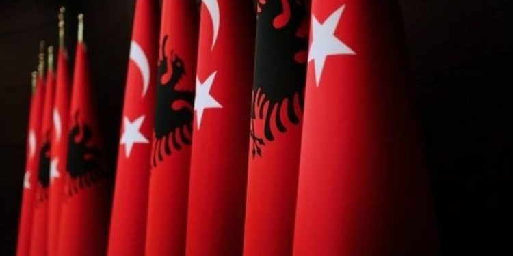 Turqit, 3 miliardë dollarë investime në Shqipëri