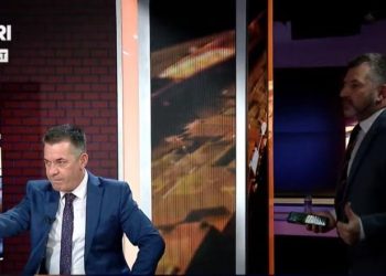Andi Bushati ikën nga emisioni pas përplasjes me Lorenc Vangjelin: Nuk pranoj të debatoj me idiotë (VIDEO)