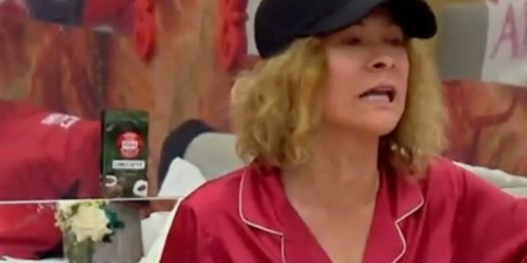 Banorët i fshehin foton e babait të ndjerë, ‘shpërthen’ me fjalor banal Egla: Qelbësira, po ndyni kujtimet e njerëzve që s’janë në jetë