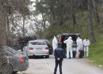 Horror në Janinë/ 50-vjeçari lidhi veten dhe u vetëvra me një plumb në kokë, çfarë shkruhej në letrën që iu gjet në xhep