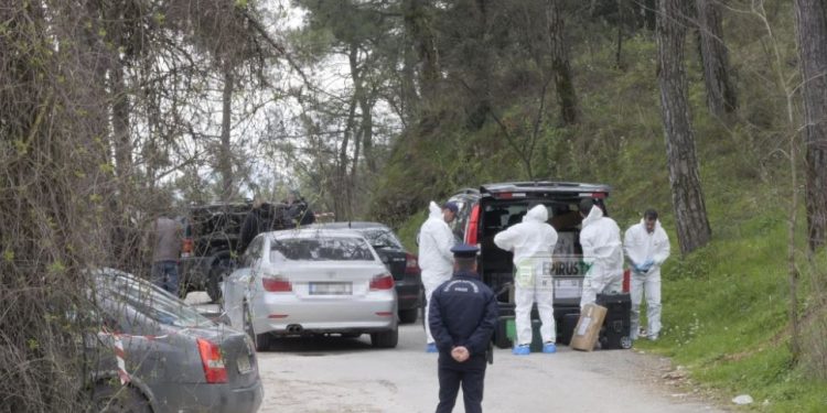 Horror në Janinë/ 50-vjeçari lidhi veten dhe u vetëvra me një plumb në kokë, çfarë shkruhej në letrën që iu gjet në xhep