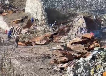 Shpërthimi në ish-depon e naftës alarmon banorët në Ballsh: Është ndotur ajriP