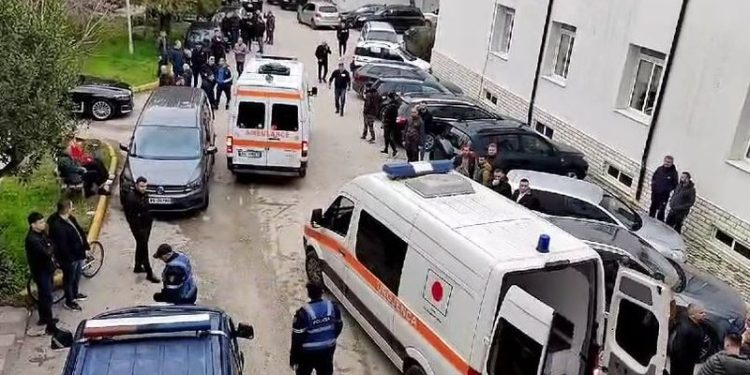 Tragjedia në Lushnje, vdesin babë e bir