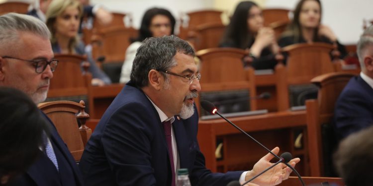 Reforma zgjedhore, Çuçi: Po presim raportin përfundimtar të komisionit. PS ka bërë gati mënyrën si mund të votojnë emigrantët