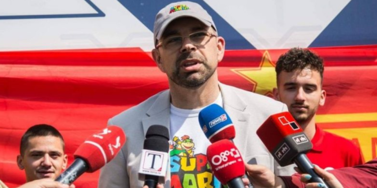 Rrëfehet vëllai i Edi Ramës: Kam qenë hamall në Greqi, ngarkoja arka me birrë dhe “Pepsi” (VIDEO)