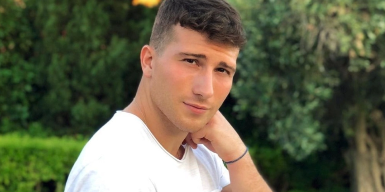 Përplasja me makinën e këngëtarit grek, si vdiq i riu shqiptar në Athinë (VIDEO)