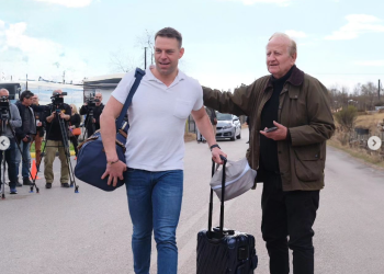 Kryetari i SYRIZA nis shërbimin e detyruar ushtarak: Nder t’i shërbej Greqisë (FOTO)