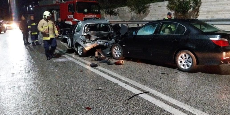 PAMJE TË RËNDA nga Tepelena/ 4 të vdekur, 2 të plagosur në aksidentin tragjik (FOTO)