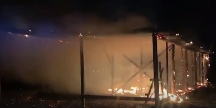 Merr flakë një lokal në Radhimë