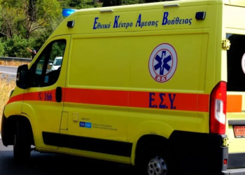 E rëndë në Greqi/ Këngëtari i njohur grek pëson arrest kardiak teksa po bënte prova për në skenë