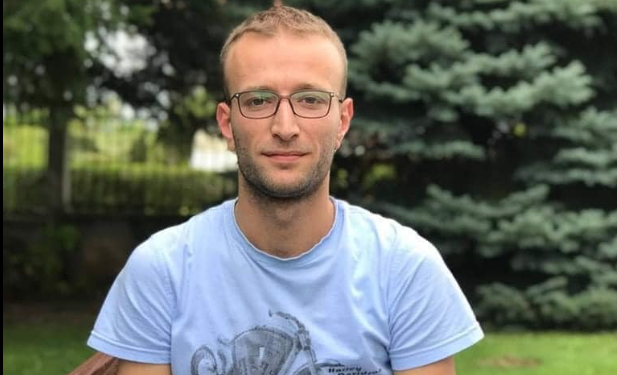 E rëndë/ Djali i ish-kryetarit të bashkisë gjendet i vrarë pranë varrezave