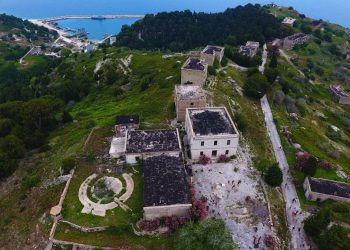 Kreshnik Spahiu: Pse ata që i shitën jugun Greqisë, po kundërshtojnë që Sazani t’i jepet Amerikës?