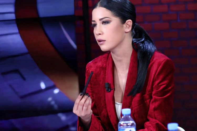 Gazetarja nga Tepelena sqaron incidentin me Ramën: Më gjuajti në faqe! Unë kam guximin t’i kërkoj llogari (VIDEO)