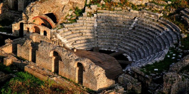 Zëri Amerikës: Shqipëria nuk u përgjigjet kritikave të UNESCO-s për Butrintin