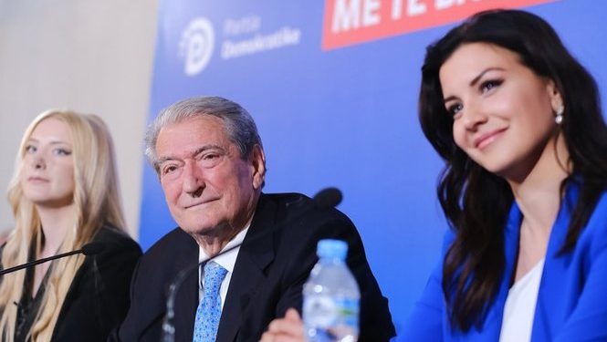 Floriana Garo: Më zgjodhën zëdhënëse se nuk i ngjaj Berishës!