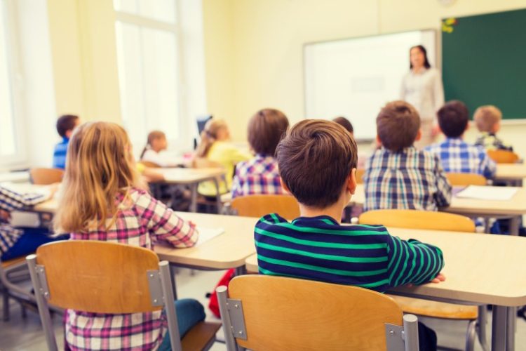 Pas administratës, edhe shkollat pushim të premten