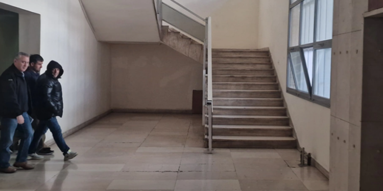 Plagosi kuzhinierin se nuk i pëlqeu ushqimi, burg për shqiptarin në Selanik