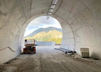 Brenda qershorit hapet kalimi nga tuneli i Llogarasë, drejt përfundimit rruga që e lidh me Orikum-Dukat