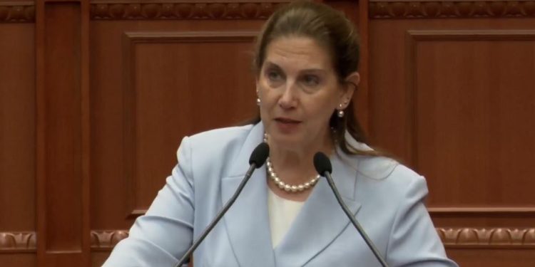 Kumbaro: Këtë vit na u rikthyen lejlekët në Gjirokastër. 75 mln dollarë për trajtimin e ujërave në Vjosë