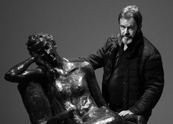 Film për Arben Bajon, “Violinisti” shfaqet premierë në Gjirokastër si homazh për skulptorin