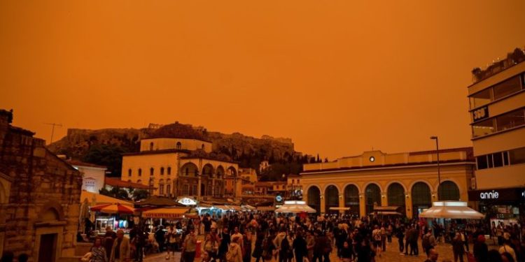 Pluhuri afrikan “pushton” Greqinë, mijëra vetë urgjencat e spitaleve