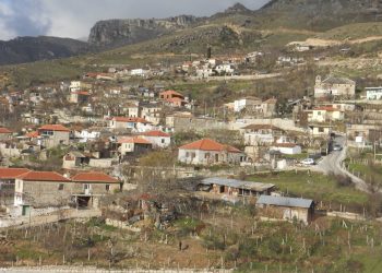 Vodhi korniza dyersh e dritaresh në Lunxhëri, ndalohet 16-vjeçari