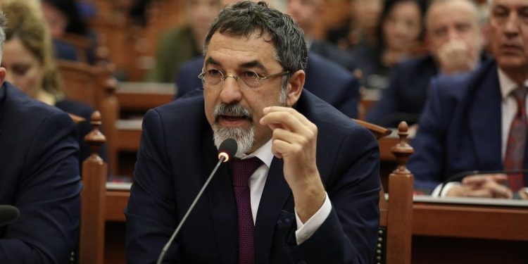 Debati në Kuvend/ Çuçi: Nuk jemi te Fevziu këtu, interpelanca bëhet vetëm për çështje që lidhen me veprimtarinë e anëtarëve të qeverisë