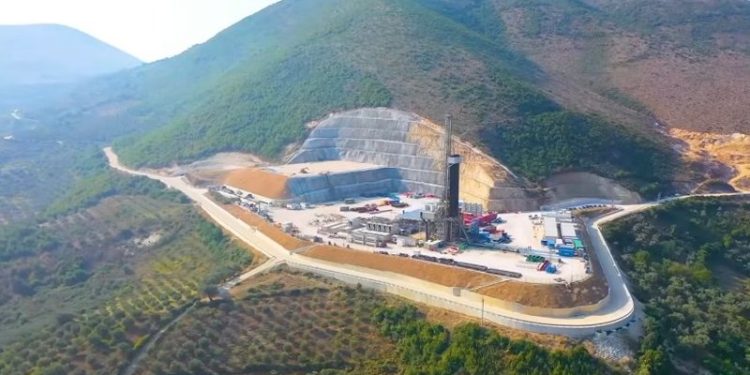 Reagon Qeveria: Shell nuk u tërhoq nga kërkimet për naftë në Shpirag