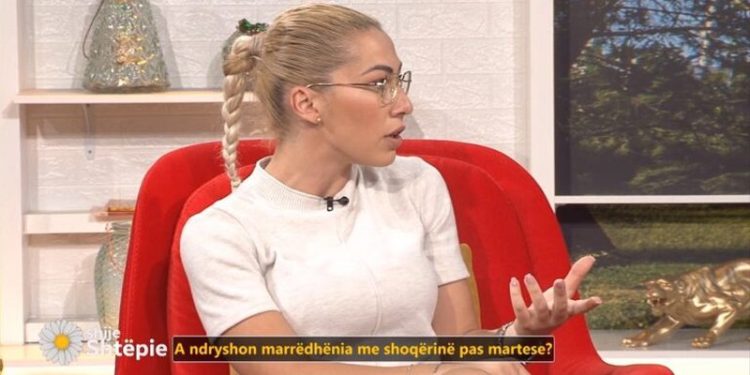 Gazetarja shqiptare: Kam fjetur në një shtrat me shokun e ngushtë. Burri ka ndenjur 2 javë me Bleona Qeretin