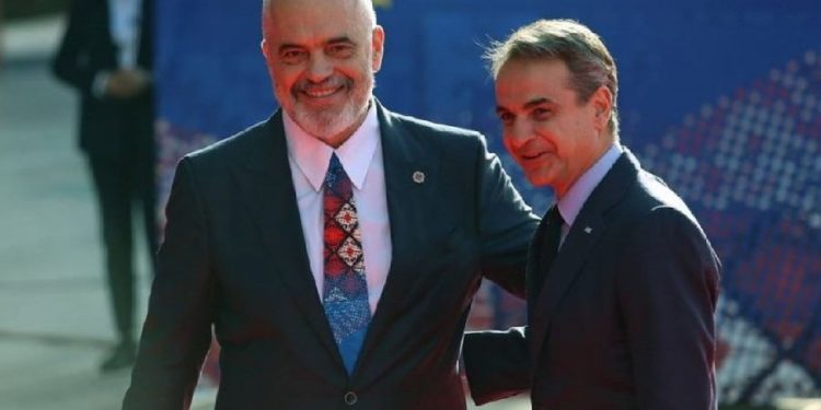 Greqia heq veton ndaj Shqipërisë, media greke: S’do e besoni, por Mitsotakis mbështet Ramën