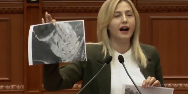 Zhupa- Kumbaros: Shqetësimi juaj është të ndërtoni resorte e vila për oligarkët