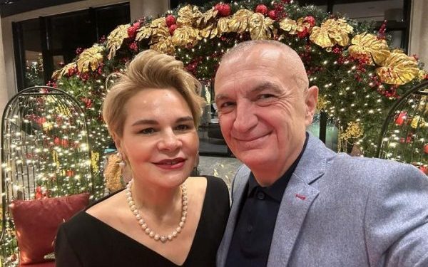 Ilir Meta: E dua Monikën, por më shumë dua nënë Selvien