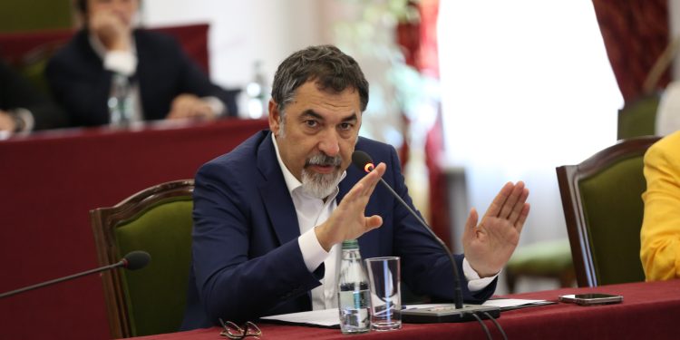 Çuçi mbledh grupin e PS, zbardhen çështjet që u diskutuan