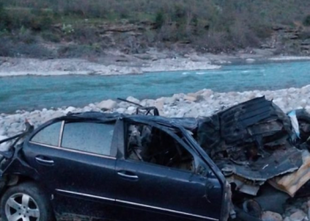 VIDEO/ Makina e bërë copash, pamjet e aksidentit tragjik në Këlcyrë me 8 të vdekur