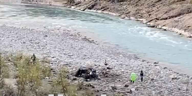 Tragjedia në Këlcyrë, trupat e viktimave ende në makinë (VIDEO)