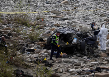 Aksidenti me 8 viktima në Këlcyrë, drejtori i policisë në Gjirokastër flet për Reuters: Shoferi ishte nga veriu i Shqipërisë, po përpiqemi ta idenfitikojmë (FOTO)