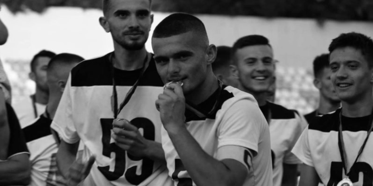 E rëndë/ Futbollisti shqiptar ndërron jetë në moshën 21-vjeçare
