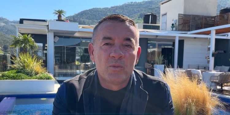 Të huajt zgjedhin Vlorën, rritja e temperaturave mbush bregdetin, por bizneset s’kanë punonjës (VIDEO)