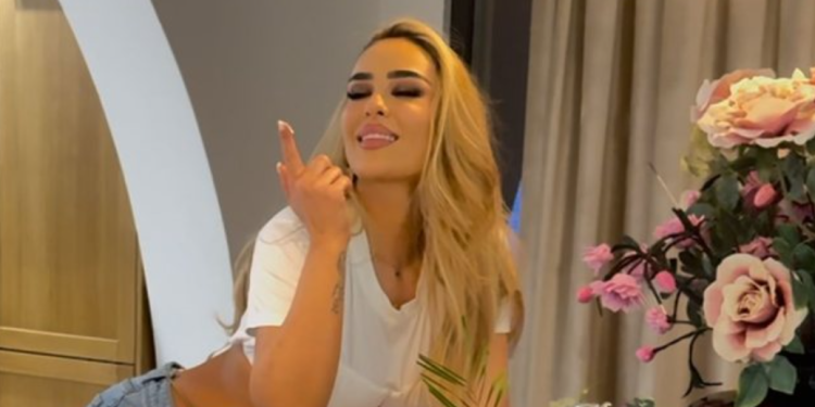 Kërcime “hot” me mikeshat, si e festoi ditëlindjen Xhensila pas ndarjes nga Besi (VIDEO)