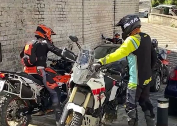 Me motor nga Çekia, Gjirokastra e preferuar për vizitorët e huaj: Vend i mrekullueshëm, do të rikthehemi në verë