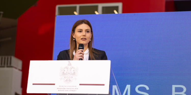 Java Globale e Parasë, Muzhaqi: Prioritet edukimi financiar i të rinjve