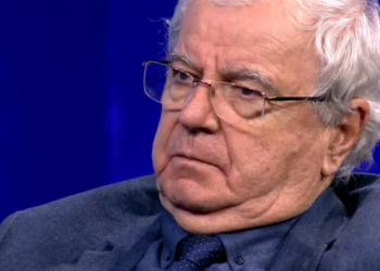 Spartak Ngjela: Enver Hoxha më thirri, u pendova që s’i shkova. Më thanë se do më vriste. Mehmet Shehu më shpëtoi jetën kur më nxorri jashtë