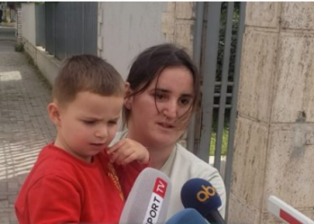 Rrëfimi i një gjyshi: Sa herë shikoj nipin harroj që djali ka vdekur