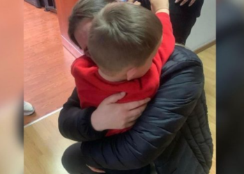 Prekëse/ Nënë e bir bashkohen pas 8 ditësh, merr fund aventura e gjyshërve