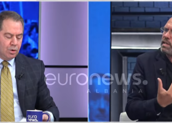 “Çam i m*tit, grek i m*tit…”, degradon debati Manjani-Idrizi live në emision (VIDEO)