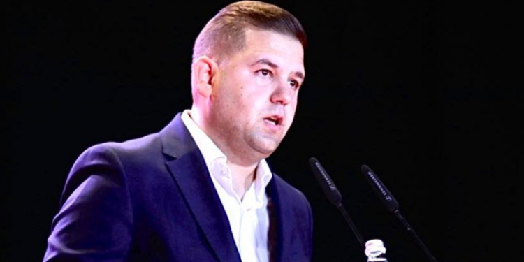 Thellohet përçarja në partinë e Metës, dorëhiqet nënkryetari (Letra)